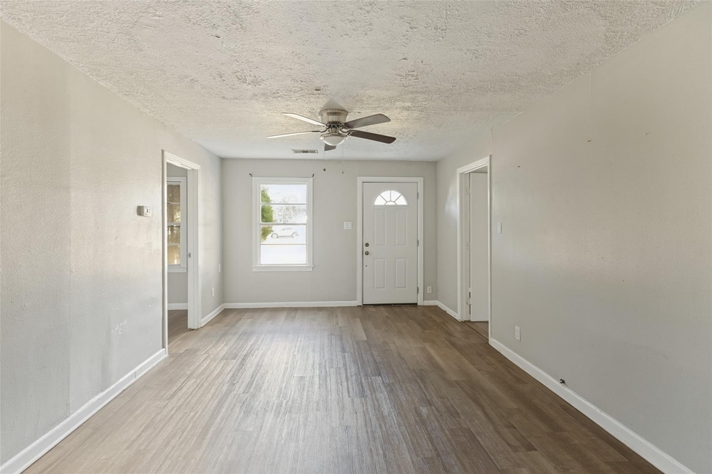 302 14th Street N - Photo 17