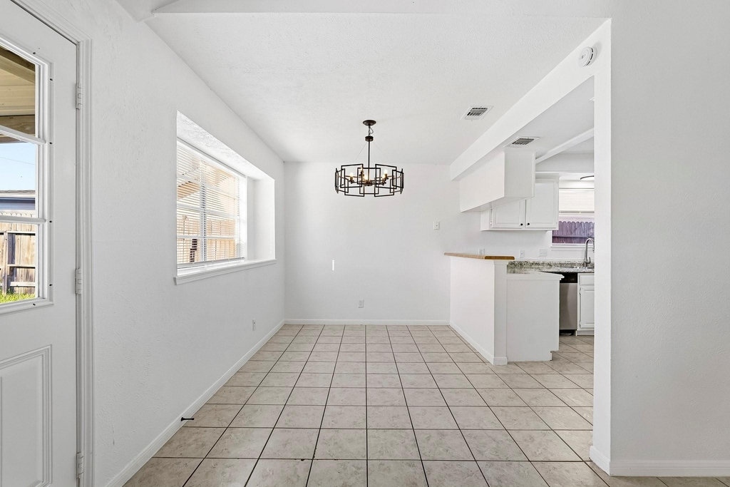 14830 Keelby Drive - Photo 6
