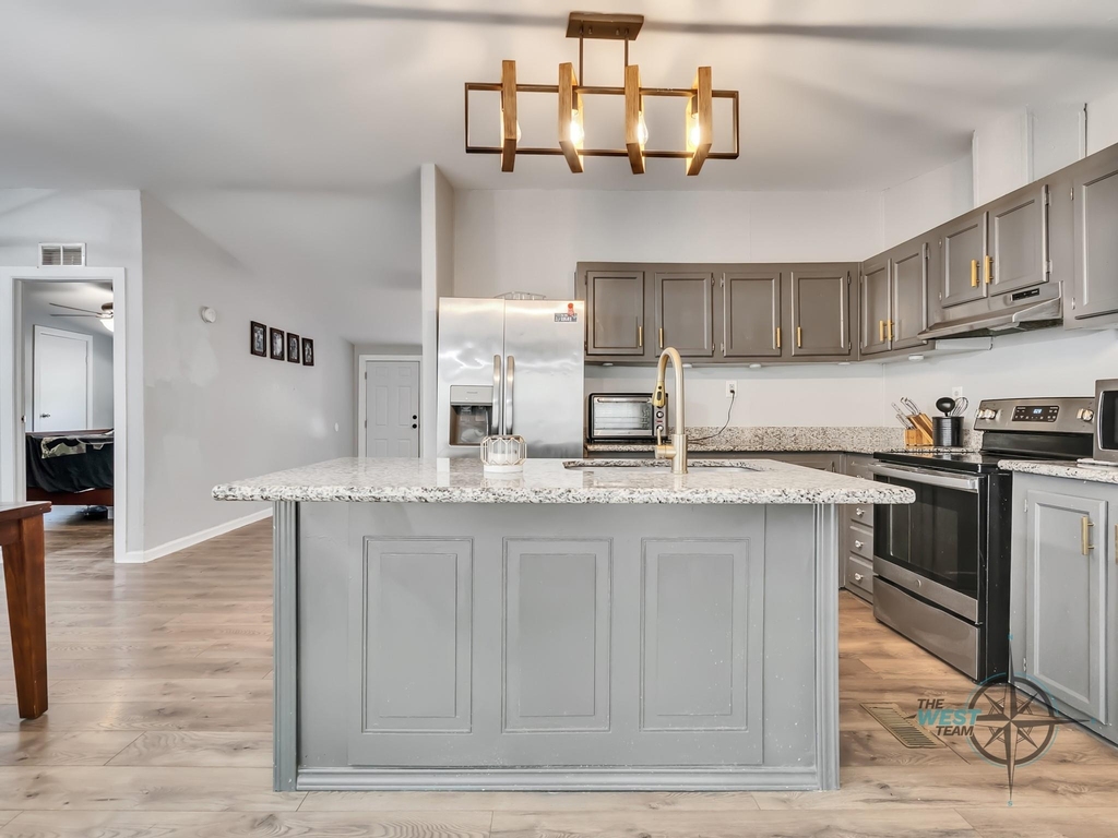 9654 Creek Vista Lane - Photo 0