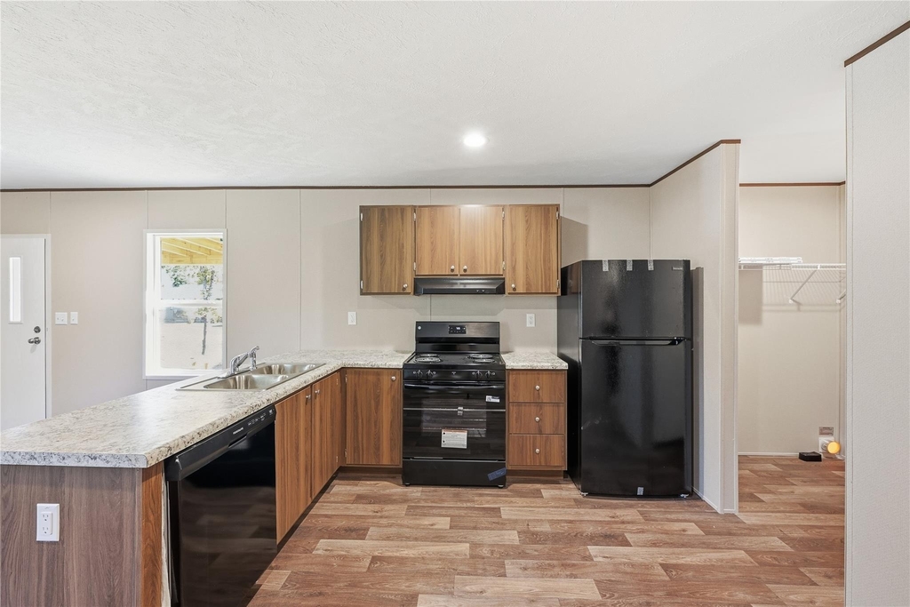 38894 West Drive - Photo 4