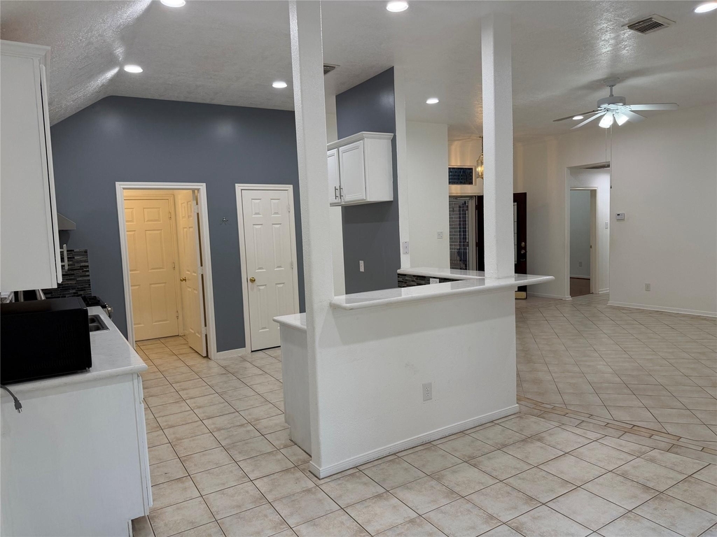 1109 Courtside Drive - Photo 3
