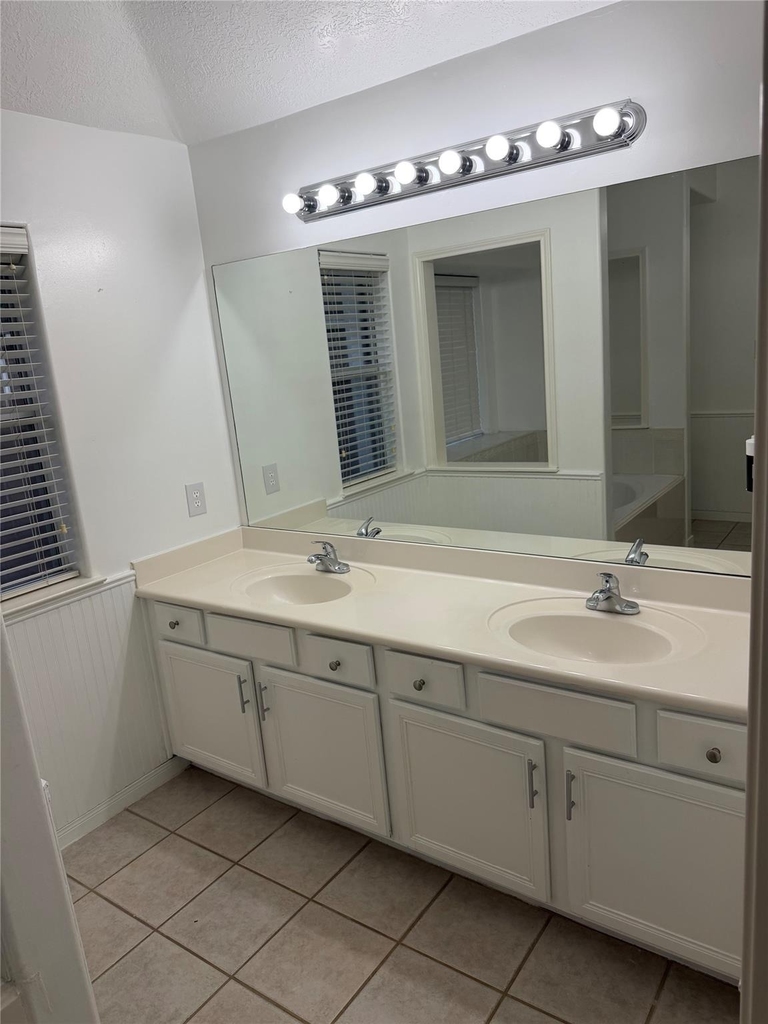 1109 Courtside Drive - Photo 12