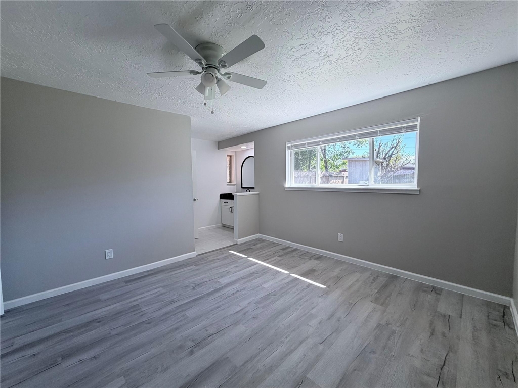 9319 Tooley Drive - Photo 8