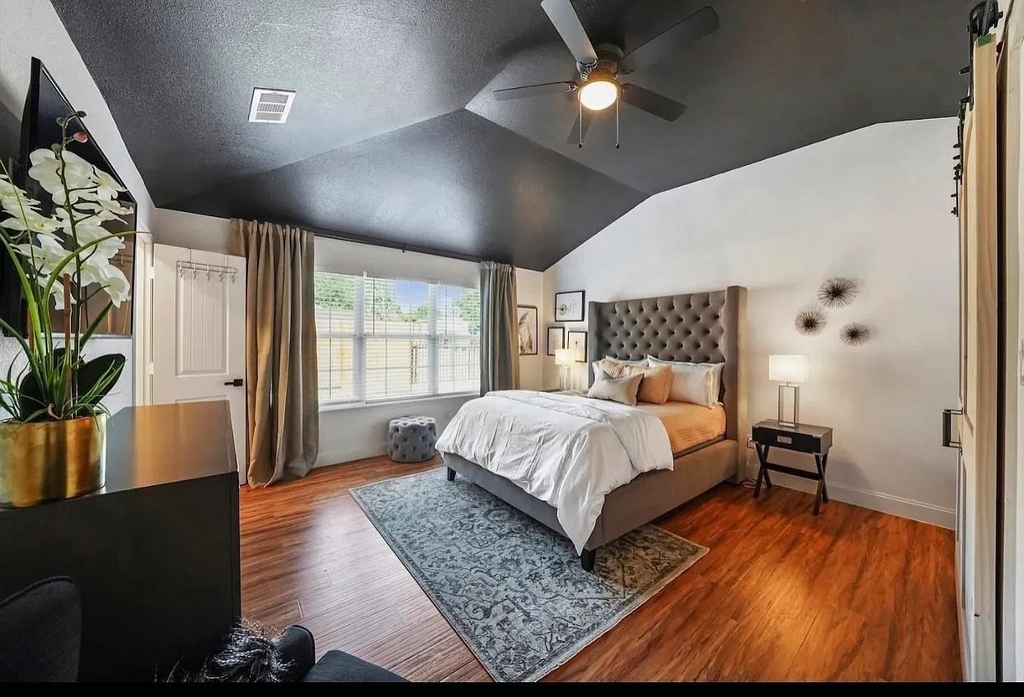 5711 Hardy Street - Photo 3
