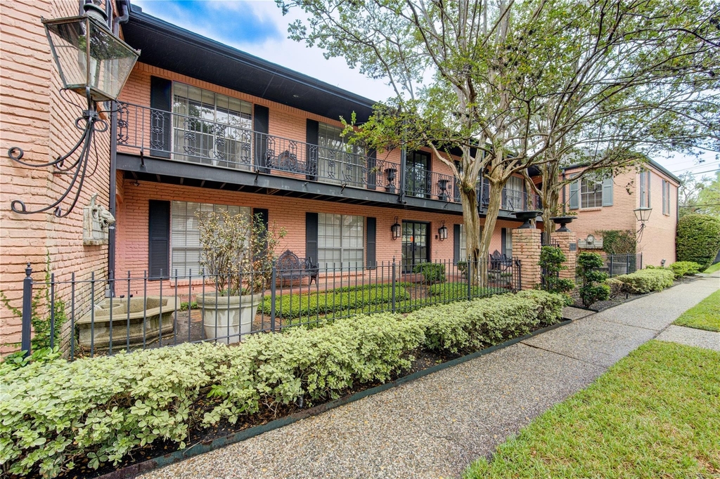 3618 Stanford Street - Photo 2