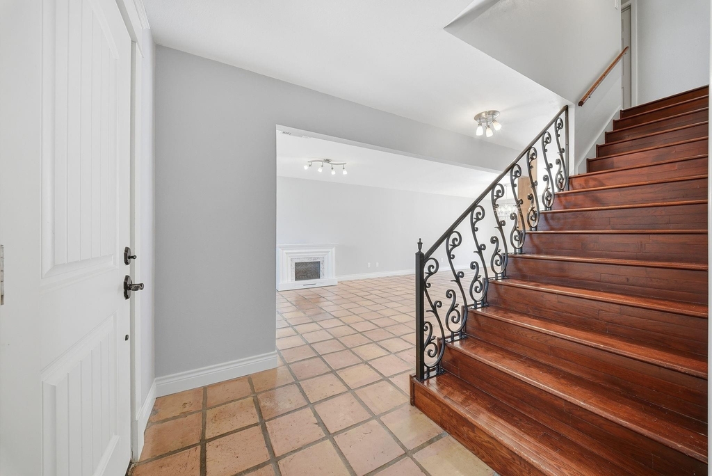 7705 Beaudelaire Circle - Photo 2