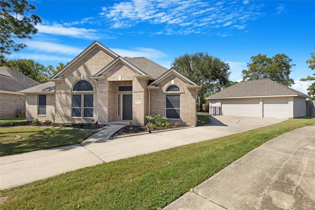 4531 Williamhurst Lane - Photo 1