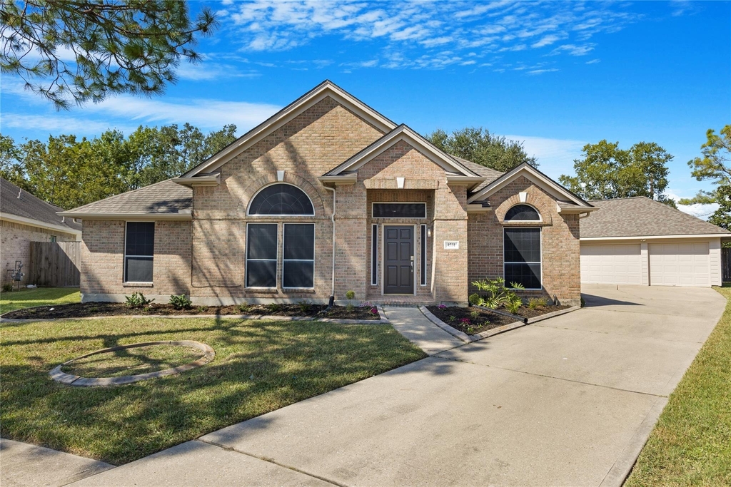 4531 Williamhurst Lane - Photo 0