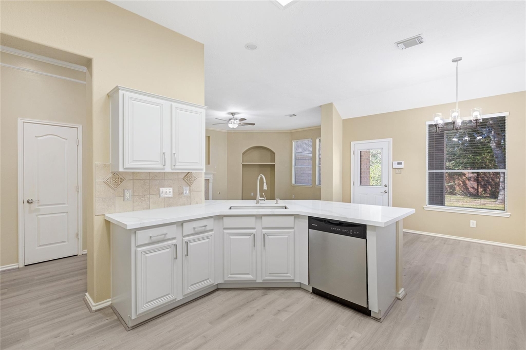 4531 Williamhurst Lane - Photo 15