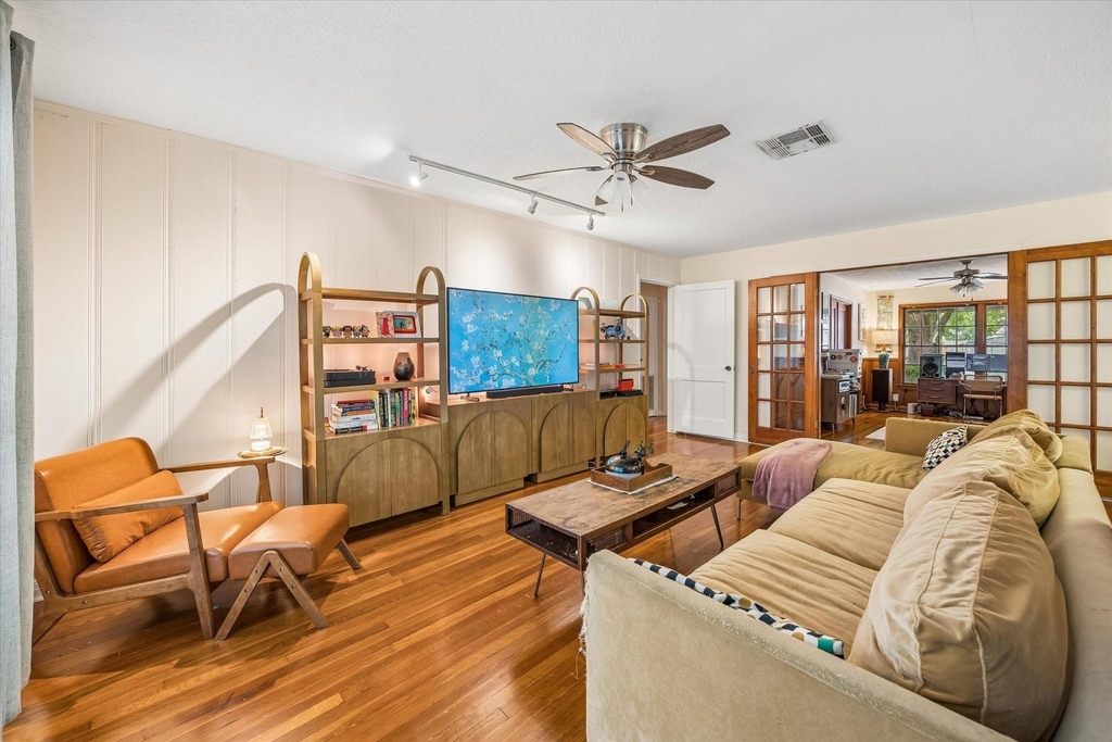 5101 Beech Street - Photo 2