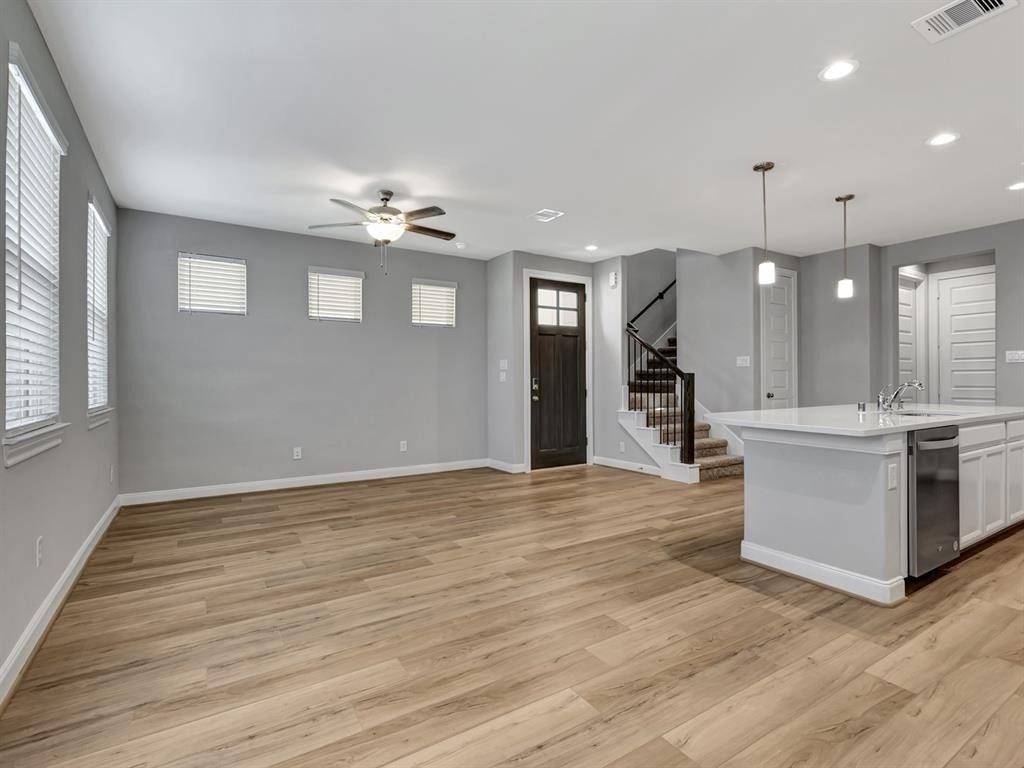 9828 Rugged Oaks Drive - Photo 8