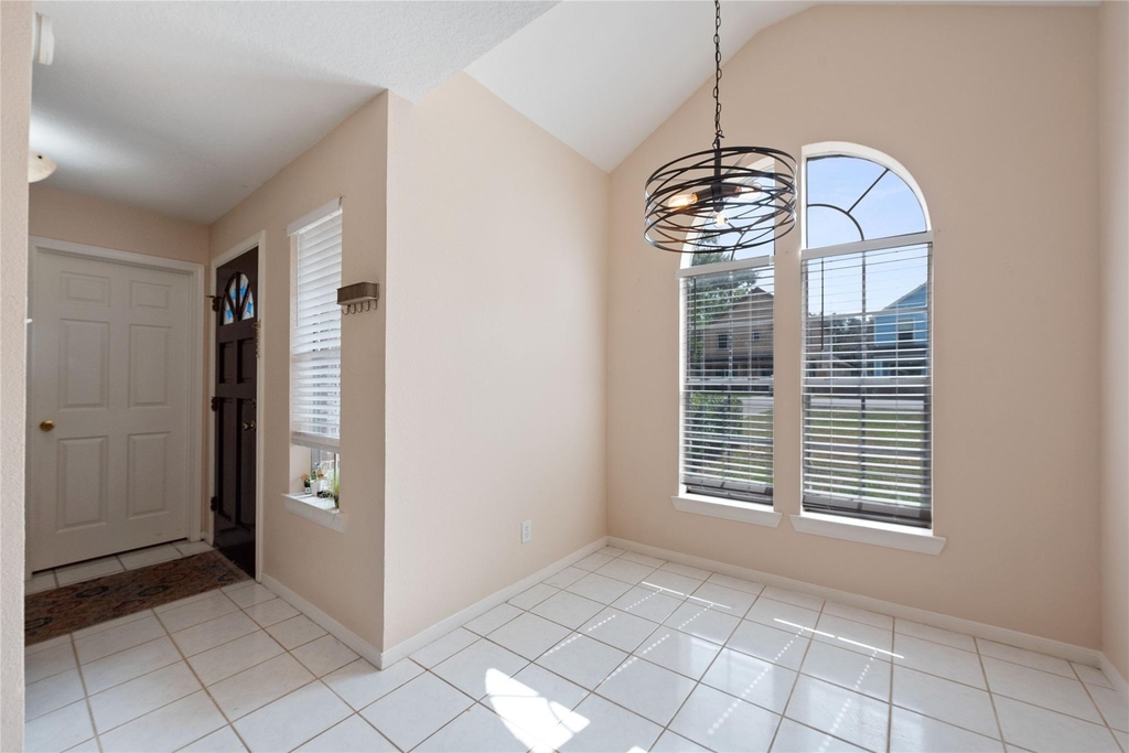 591 Mosswood Drive - Photo 3