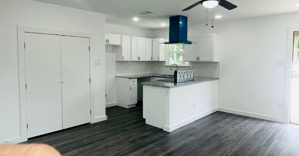 7611 Shotwell Street - Photo 2