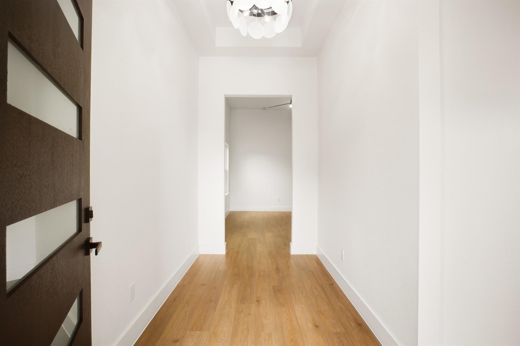 944 Lucky Street - Photo 4