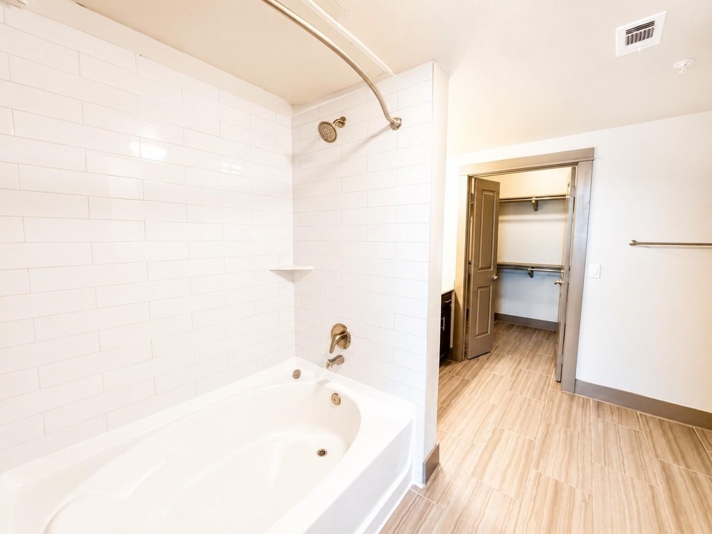 2910 Milam St Street - Photo 9