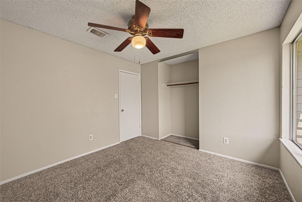 1818 Foxlake Drive - Photo 20