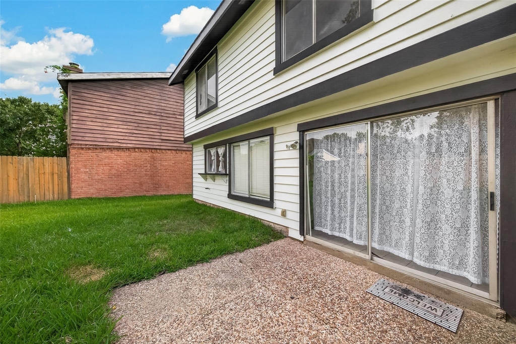 1818 Foxlake Drive - Photo 29