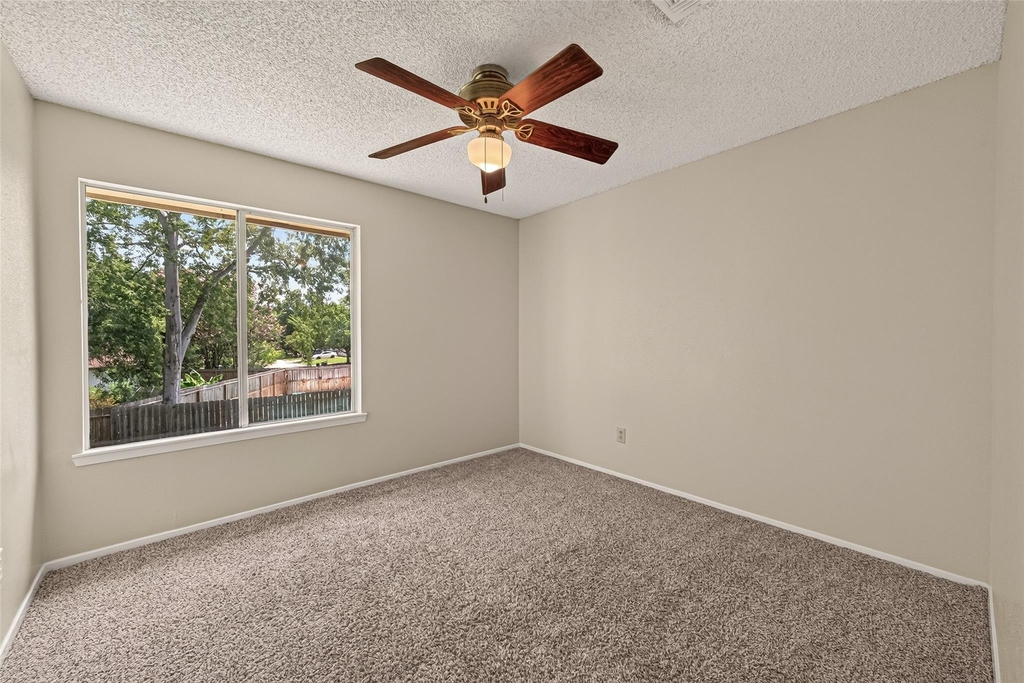 1818 Foxlake Drive - Photo 19