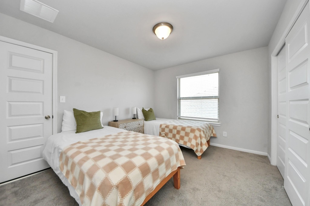 24319 Wild Bramble Lane - Photo 15