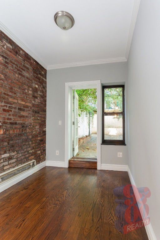 East 32nd St - Photo 4
