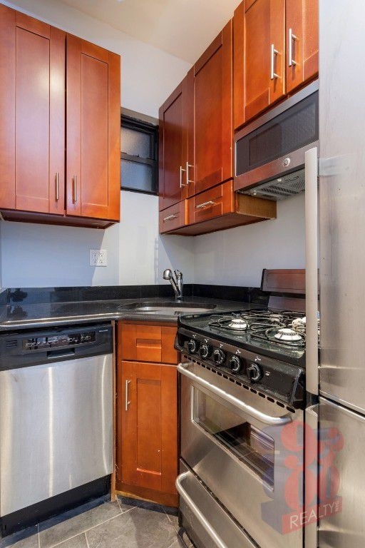 East 32nd St - Photo 5