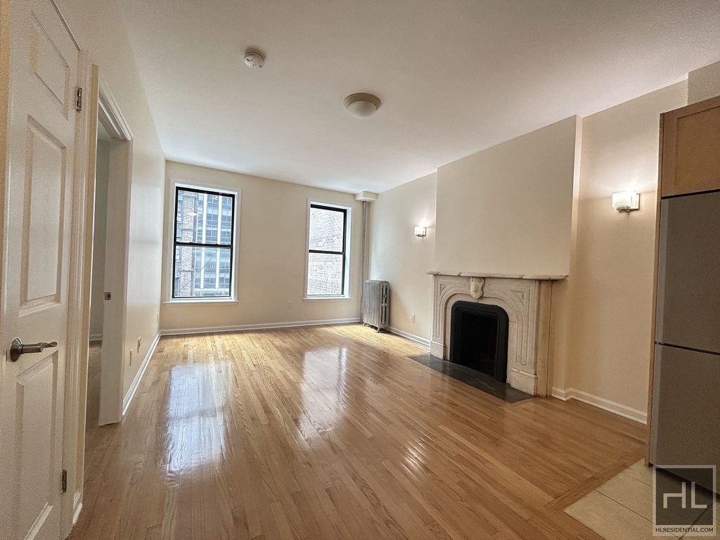 West 56 Street - Photo 3