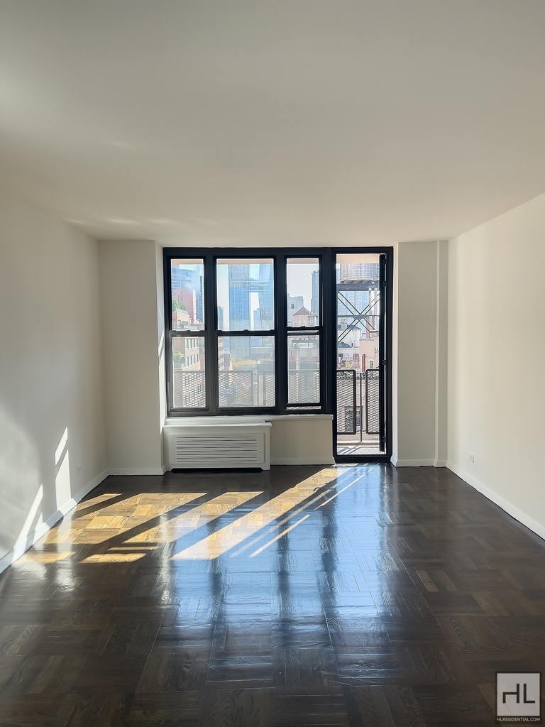 East 35 Street - Photo 9