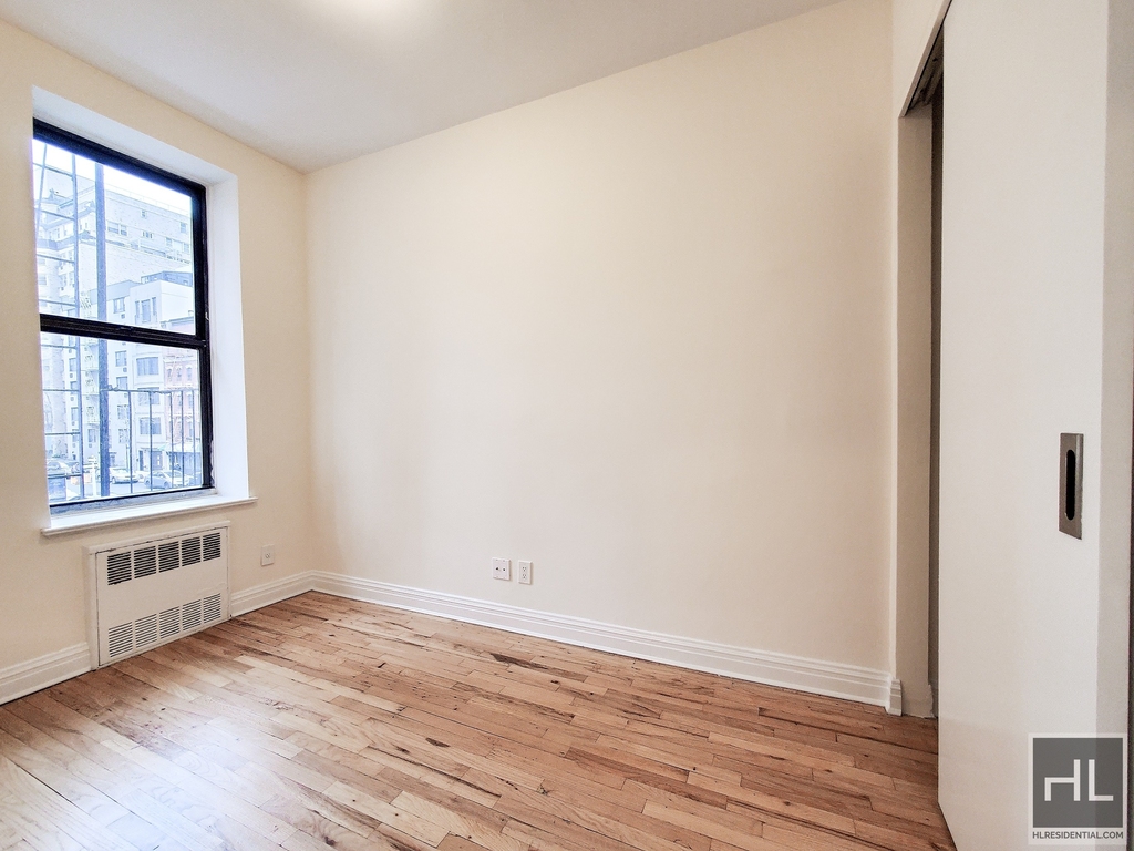 3 Avenue - Photo 2