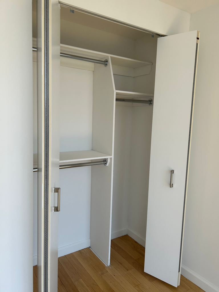 West 37th Street - Photo 8