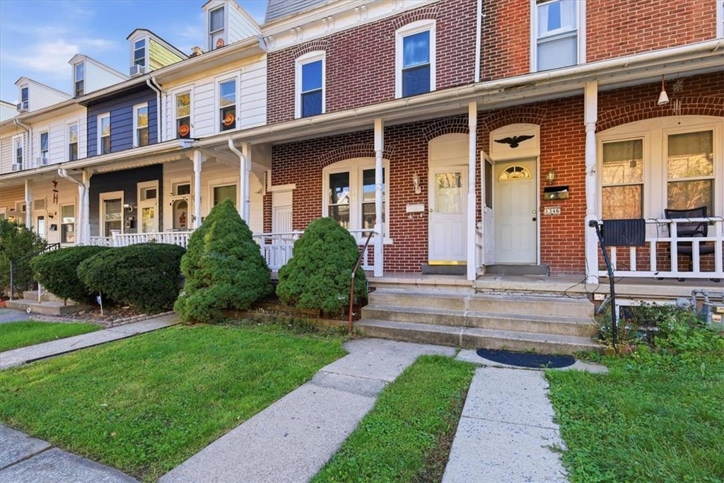 1344 Gordon Street - Photo 2