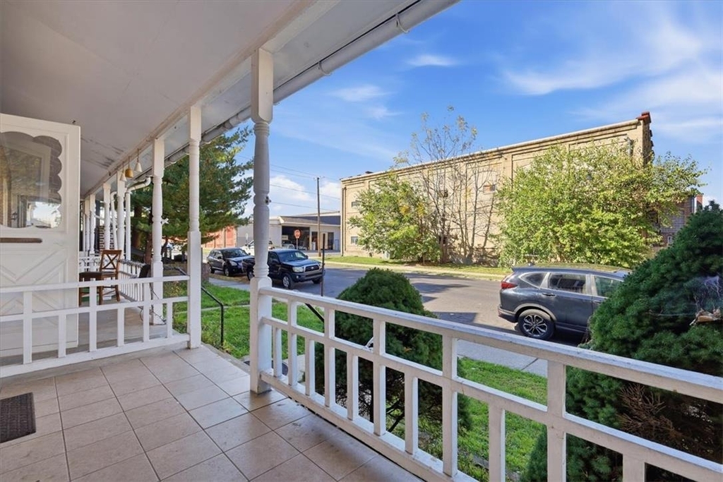 1344 Gordon Street - Photo 4