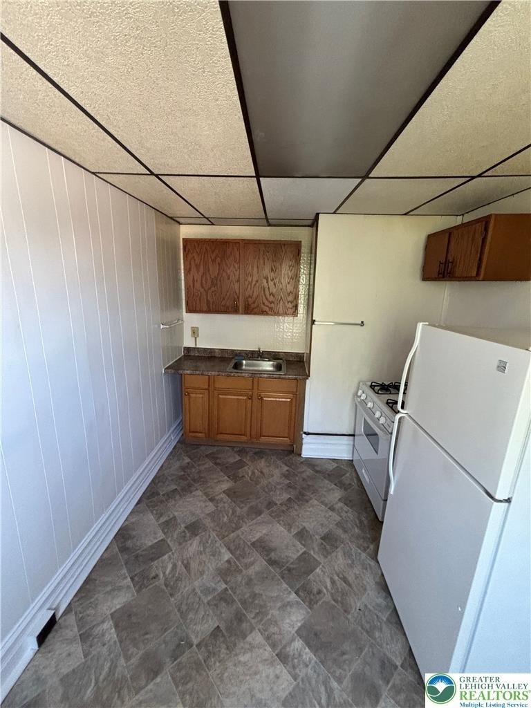 323 8th Street - Photo 2