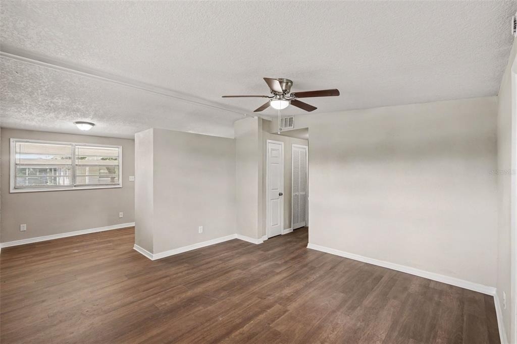 1421 Longwood Loop - Photo 6