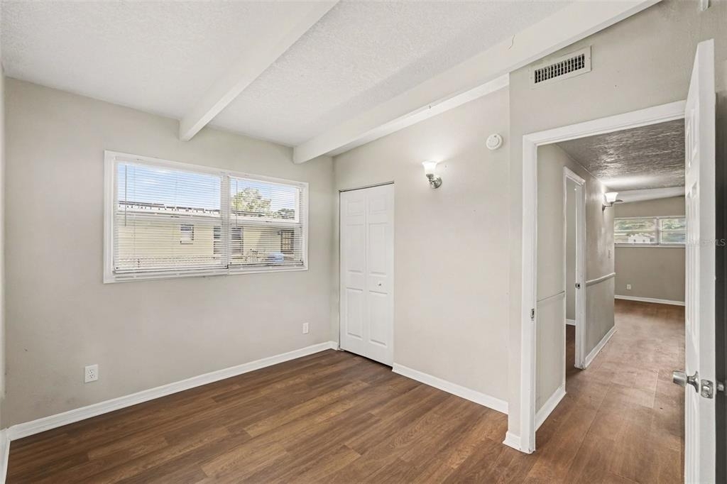 1421 Longwood Loop - Photo 14