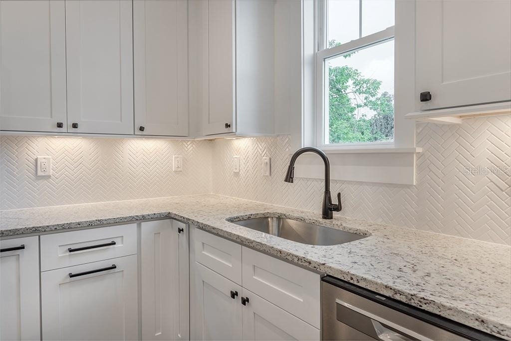 904 E Osborne Avenue - Photo 13