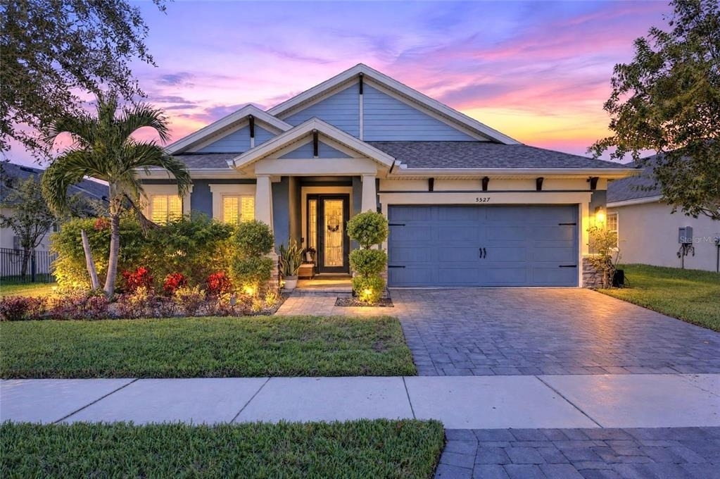 5527 Silver Sun Drive - Photo 0