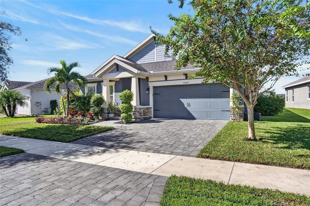 5527 Silver Sun Drive - Photo 2