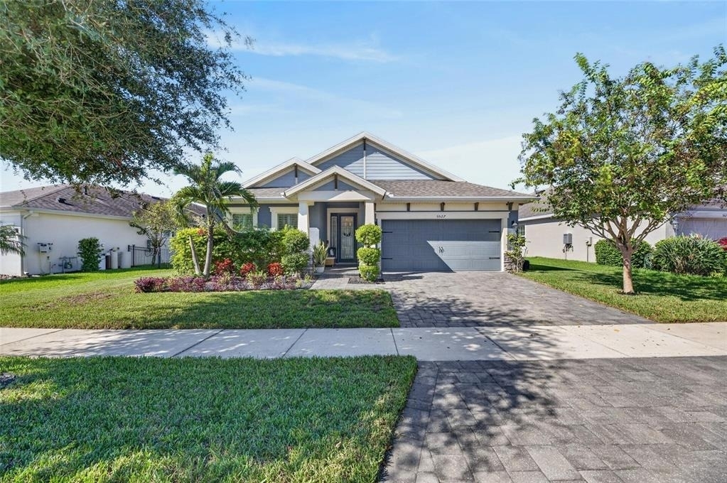5527 Silver Sun Drive - Photo 1