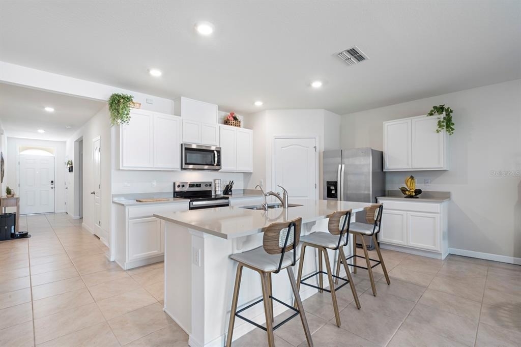 933 Ambleside Drive - Photo 3