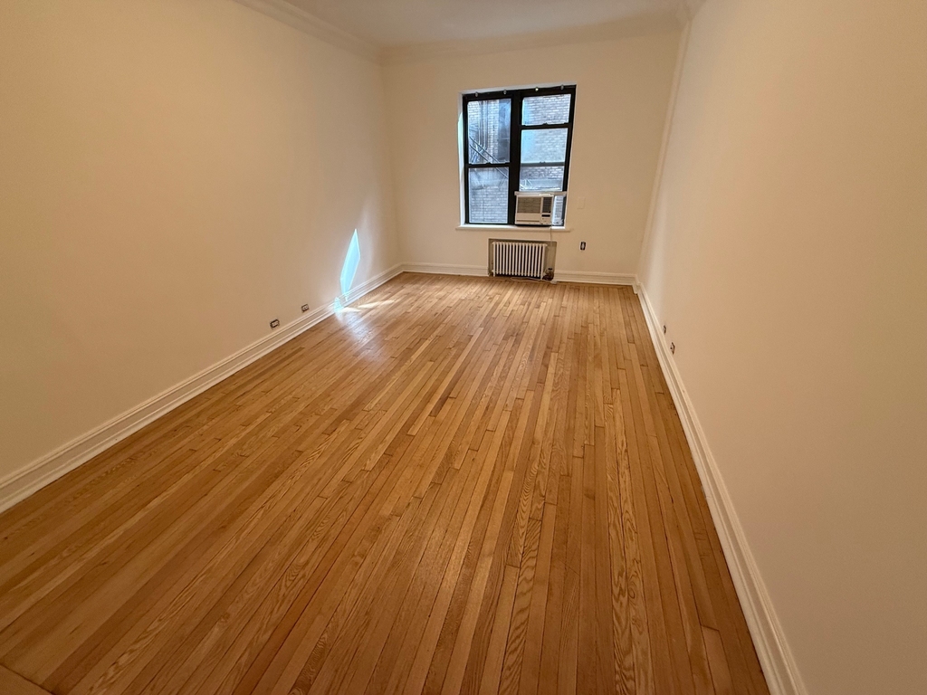 235 East 46th Street - Photo 5