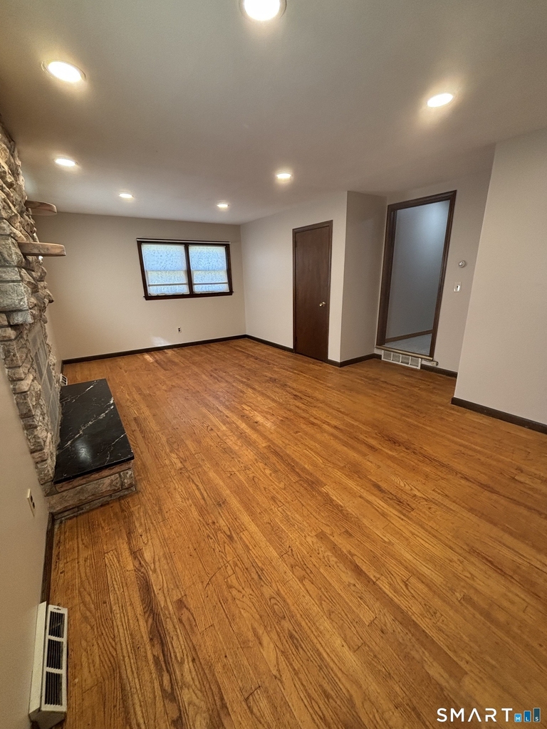 345 Coe Avenue - Photo 18