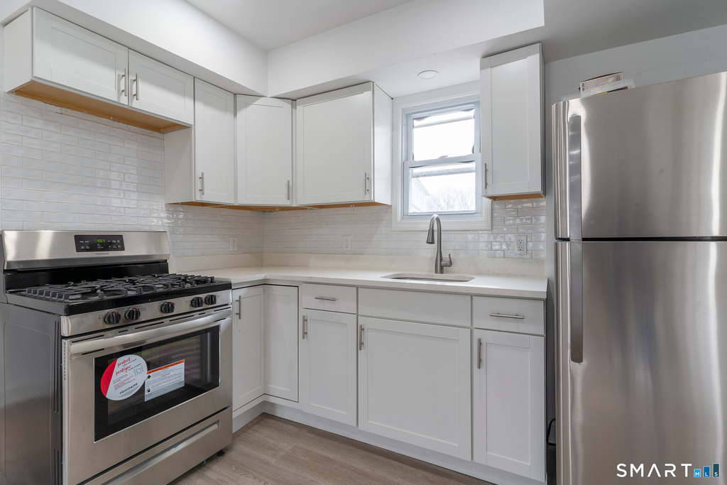 77-79 Hanford Avenue - Photo 3
