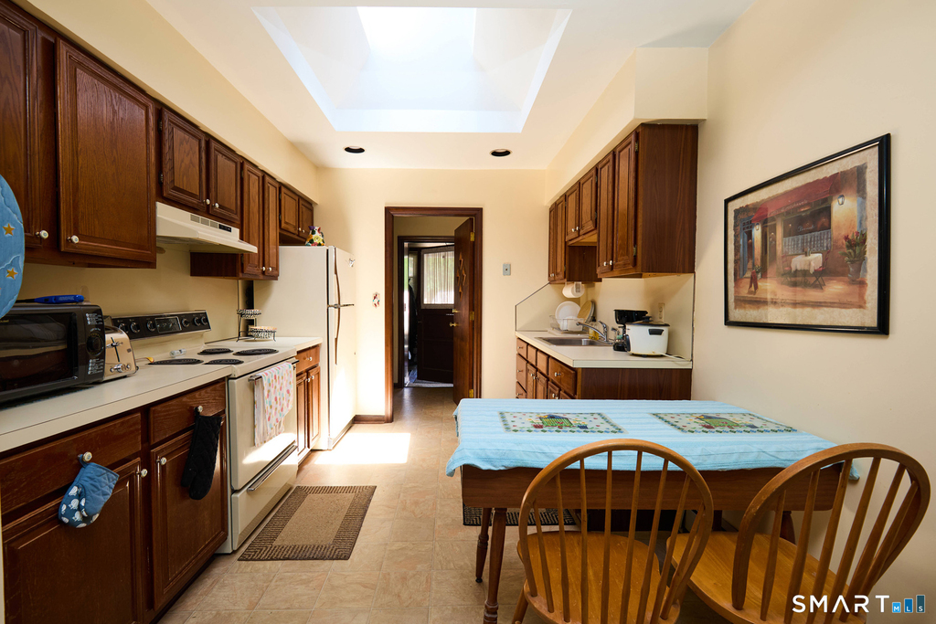 15 Harvester Road - Photo 8