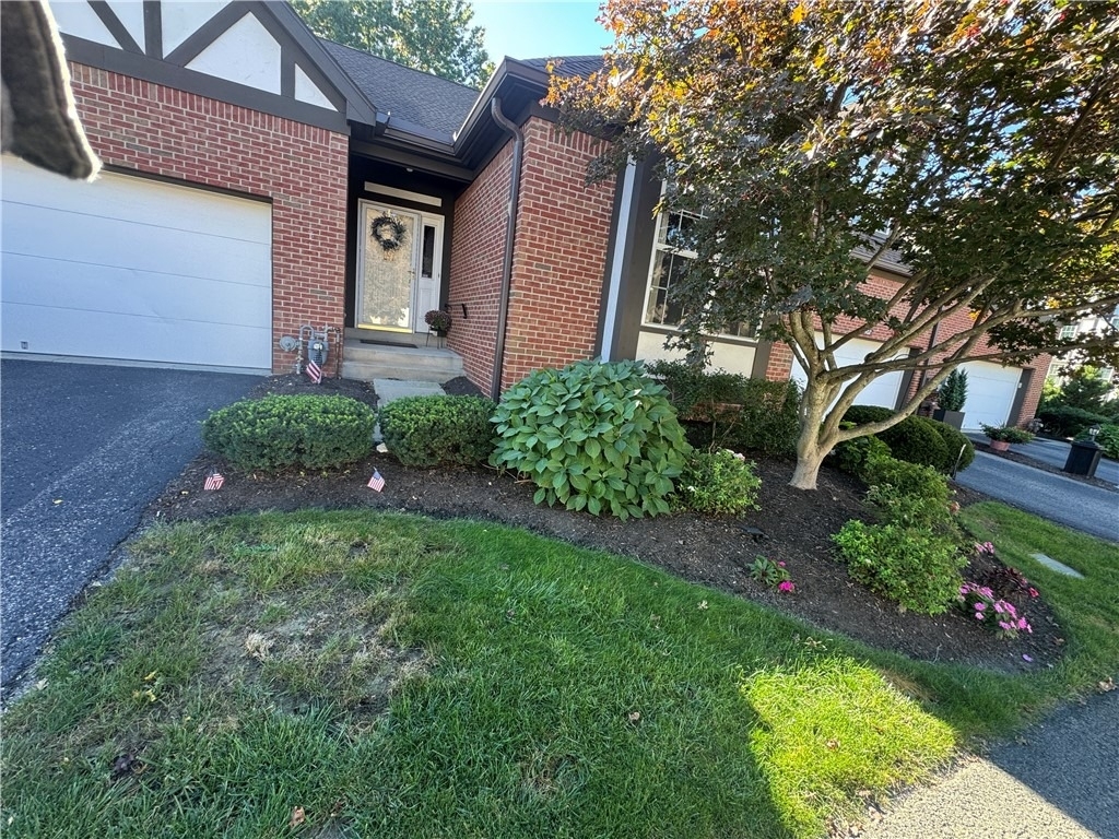 404 Kingsberry Cir - Photo 0