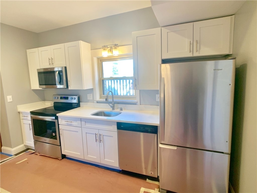 122 Olympia Street - Photo 2