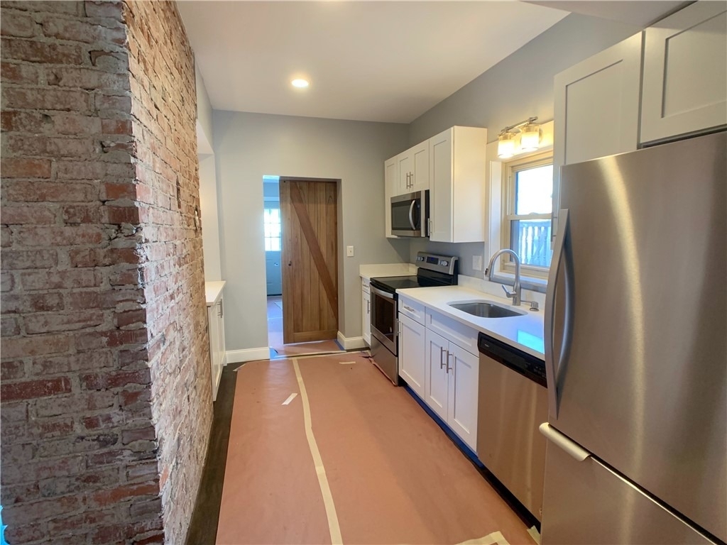122 Olympia Street - Photo 3