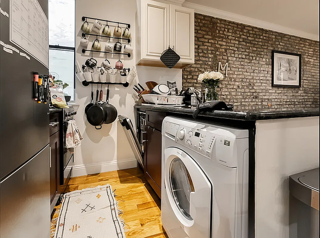 323 East 78th Street - Photo 2