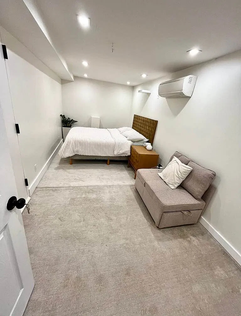 781 Hart Street - Photo 4