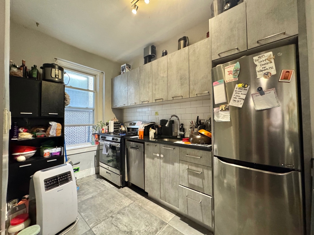 732 St Marks Avenue - Photo 0