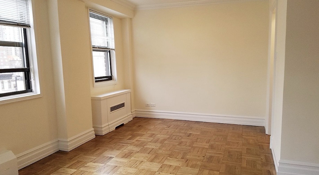 420 East 79th Street - Photo 2